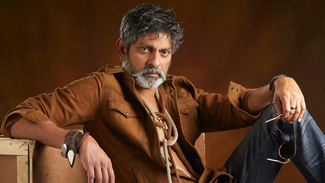 SSMB28: మహేష్-త్రివిక్రమ్ మూవీ కోసం జగ్గుభాయ్ సరికొత్త మేకోవర్! SSMB28: మహేష్-త్రివిక్రమ్ మూవీ కోసం జగ్గుభాయ్ సరికొత్త మేకోవర్!