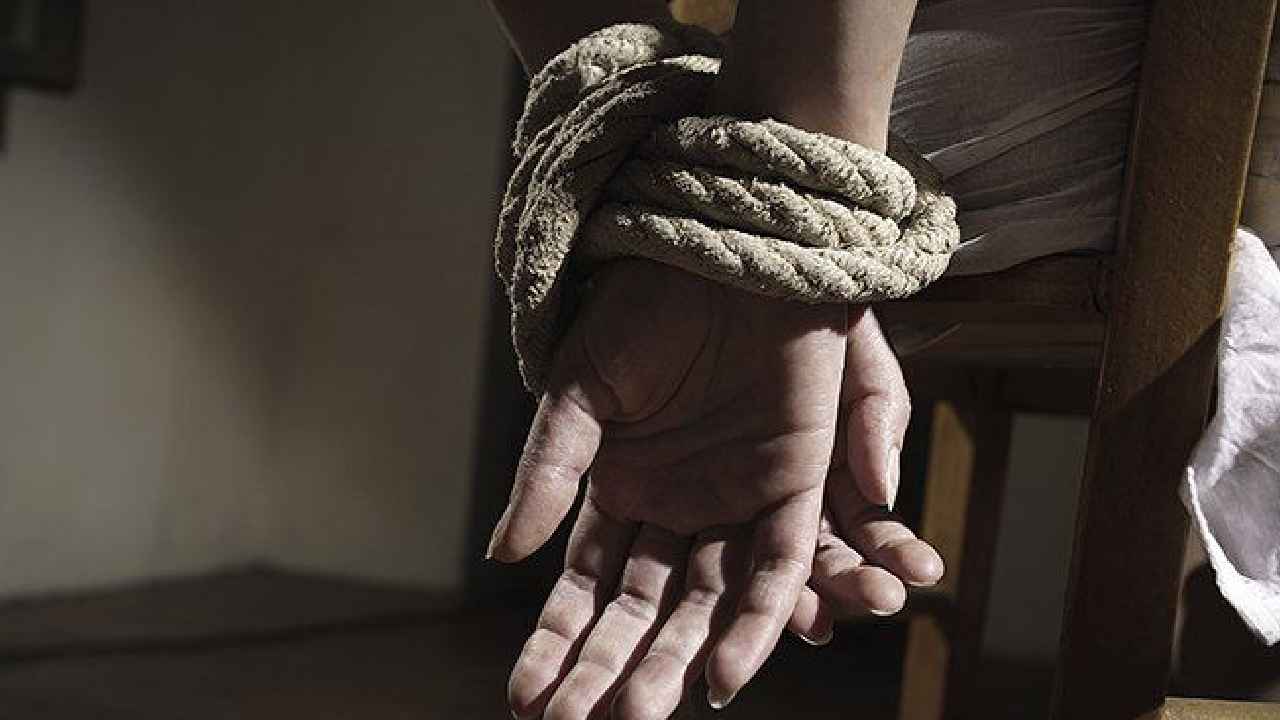 Jubilee Hills Kidnap : జూబ్లీహిల్స్లో కిడ్నాప్ కలకలం.. విజయవాడ నుంచి రెండు కార్లలో వచ్చి.. Jubilee Hills Kidnap : జూబ్లీహిల్స్లో కిడ్నాప్ కలకలం.. విజయవాడ నుంచి రెండు కార్లలో వచ్చి..
