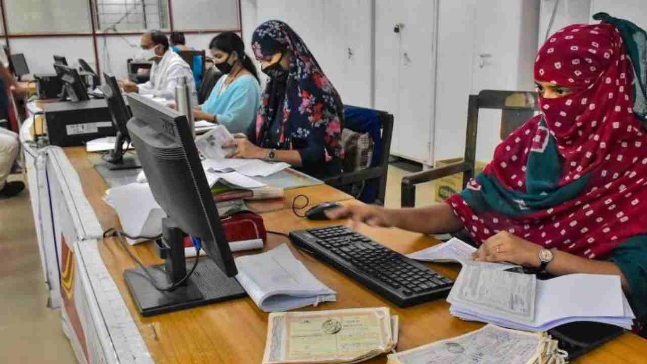 Kerala Government: ప్రభుత్వ ఉద్యోగులకు యూట్యూబ్ ఛానళ్లు ఉండొద్దు.. కేరళ సర్కార్ ఆదేశం Kerala Government: ప్రభుత్వ ఉద్యోగులకు యూట్యూబ్ ఛానళ్లు ఉండొద్దు.. కేరళ సర్కార్ ఆదేశం