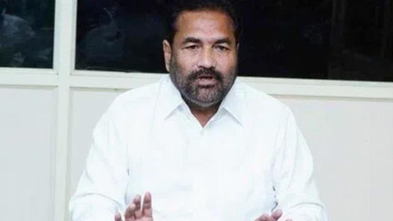 MLA Kotamreddy : సమస్యలు పరిష్కరిస్తే ముఖ్యమంత్రికి పులమాల వేస్తాను : ఎమ్మెల్యే కోటంరెడ్డి MLA Kotamreddy : సమస్యలు పరిష్కరిస్తే ముఖ్యమంత్రికి పులమాల వేస్తాను : ఎమ్మెల్యే కోటంరెడ్డి