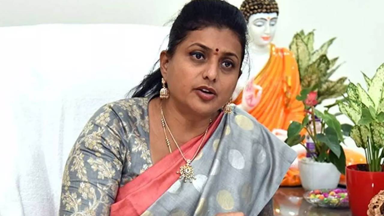 Andhra pradesh Politics : మంత్రి రోజా ఇంటిపై దాడి ఘటనలో 30మంది టీడీపీ నేతలపై కేసులు నమోదు Andhra pradesh Politics : మంత్రి రోజా ఇంటిపై దాడి ఘటనలో 30మంది టీడీపీ నేతలపై కేసులు నమోదు