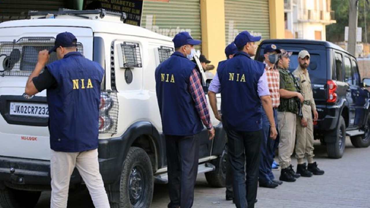 NIA Attacks: ఖలిస్తాన్ తీవ్రవాద సంస్థపై ఎన్ఐఏ ఉక్కుపాదం.. ఆరుగురు సభ్యుల అరెస్ట్ NIA Attacks: ఖలిస్తాన్ తీవ్రవాద సంస్థపై ఎన్ఐఏ ఉక్కుపాదం.. ఆరుగురు సభ్యుల అరెస్ట్