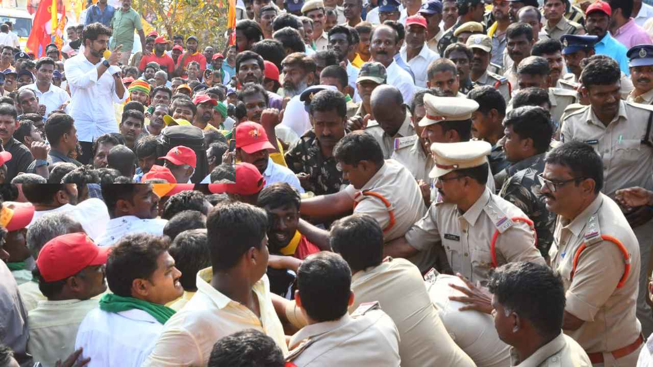 Nara Lokesh Padayatra : లోకేశ్ను అడ్డుకున్న పోలీసులు.. యువగళం పాదయాత్రలో ఉద్రిక్తత Nara Lokesh Padayatra : లోకేశ్ను అడ్డుకున్న పోలీసులు.. యువగళం పాదయాత్రలో ఉద్రిక్తత