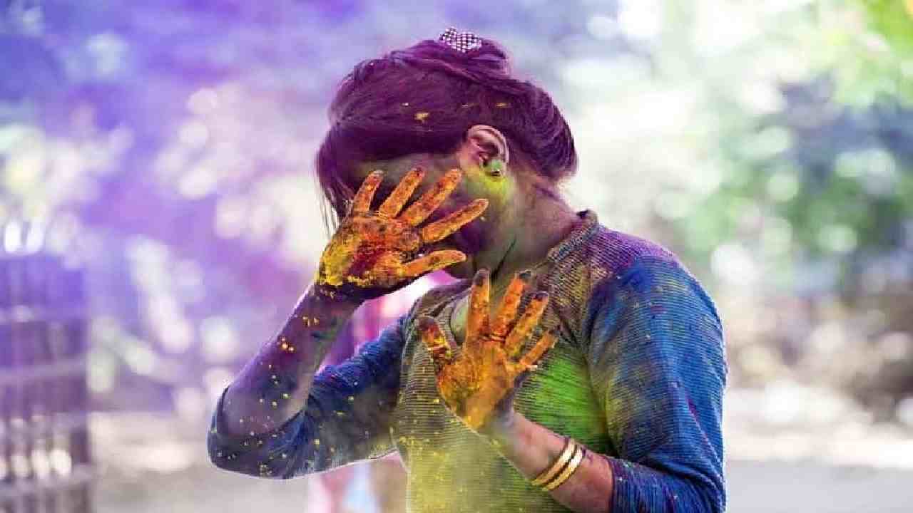 Holi 2024: హోలీ రంగులతో బీ కేర్ ఫుల్.. ఈ జాగ్రత్తలు పాటించాల్సిందే.. Holi 2024: హోలీ రంగులతో బీ కేర్ ఫుల్.. ఈ జాగ్రత్తలు పాటించాల్సిందే..
