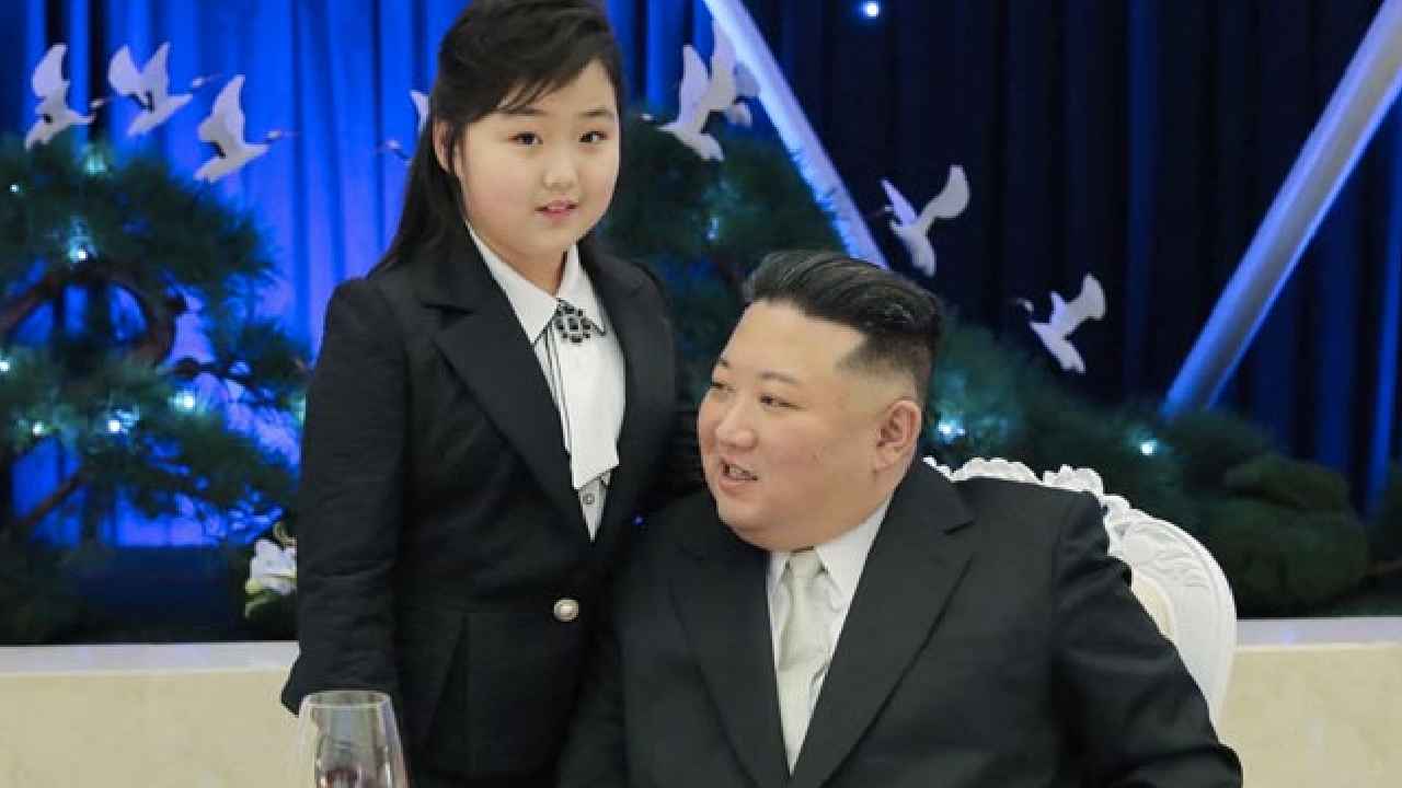 North Korea Kim : కిమ్ కూతురికి నార్త్ కొరియా అధ్యక్ష బాధ్యతలు..? North Korea Kim : కిమ్ కూతురికి నార్త్ కొరియా అధ్యక్ష బాధ్యతలు..?