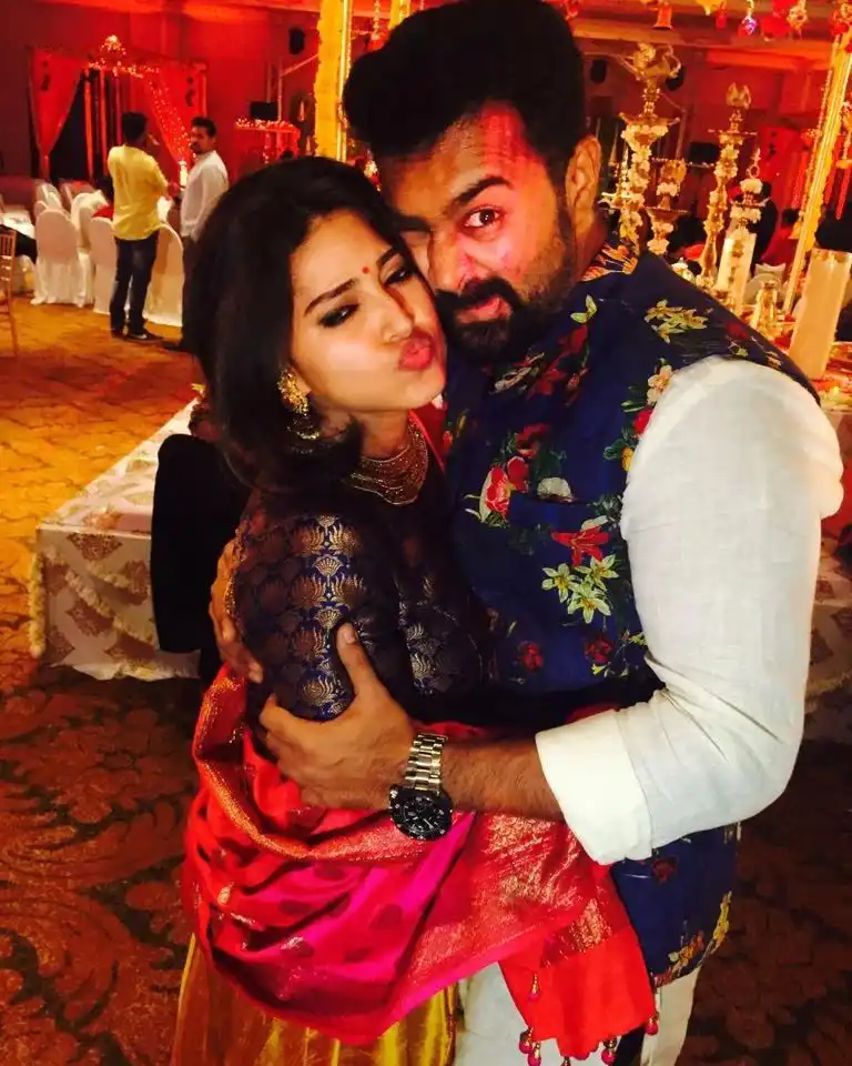 Love Couple Prasanna Sneha Valentines Day Special photos
