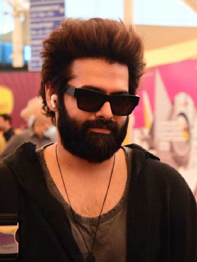 >స్టైలిష్ లుక్‌లో అదరగొడుతున్న రామ్!