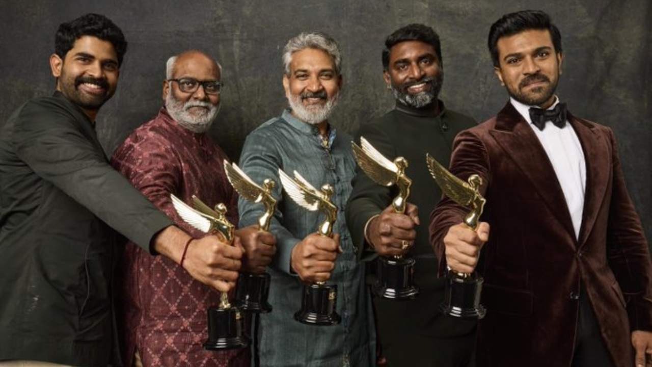 RRR at HCA : హాలీవుడ్ క్రిటిక్స్ అసోసియేషన్ అవార్డులు.. ఏకంగా అయిదు అవార్డులు కొల్లగొట్టిన RRR RRR at HCA : హాలీవుడ్ క్రిటిక్స్ అసోసియేషన్ అవార్డులు.. ఏకంగా అయిదు అవార్డులు కొల్లగొట్టిన RRR