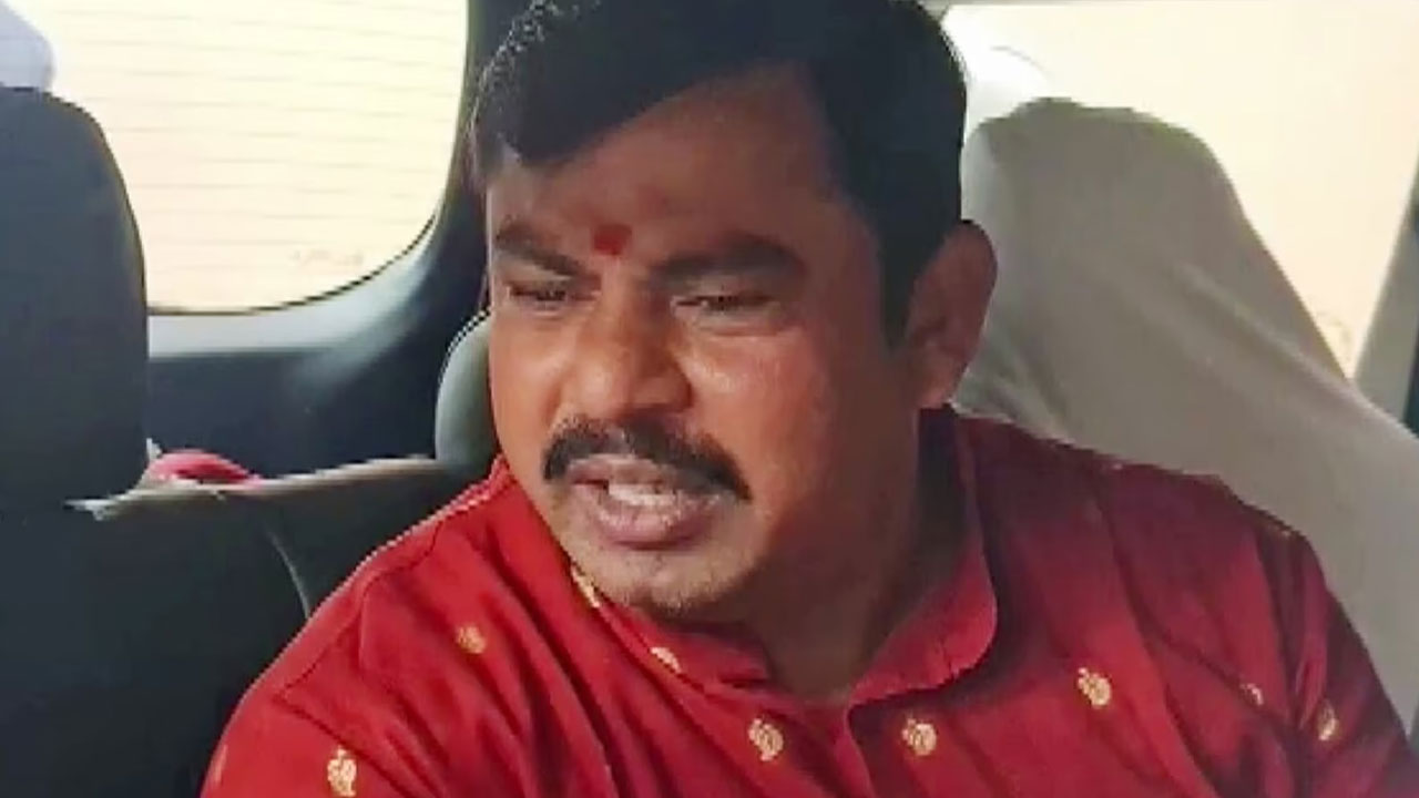 Rajasingh: తన మీద సస్పెన్షన్ ఎత్తివేయకపోతే అంటూ బీజేపీకి రాజాసింగ్ హెచ్చరిక Rajasingh: తన మీద సస్పెన్షన్ ఎత్తివేయకపోతే అంటూ బీజేపీకి రాజాసింగ్ హెచ్చరిక