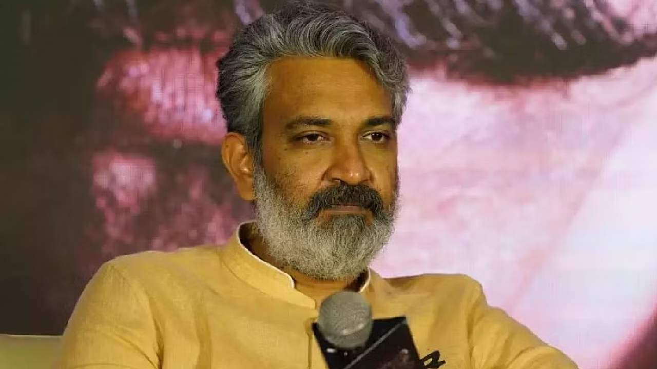 Rajamouli : మత వివాదంలో చిక్కుకున్న రాజమౌళి.. Rajamouli : మత వివాదంలో చిక్కుకున్న రాజమౌళి..