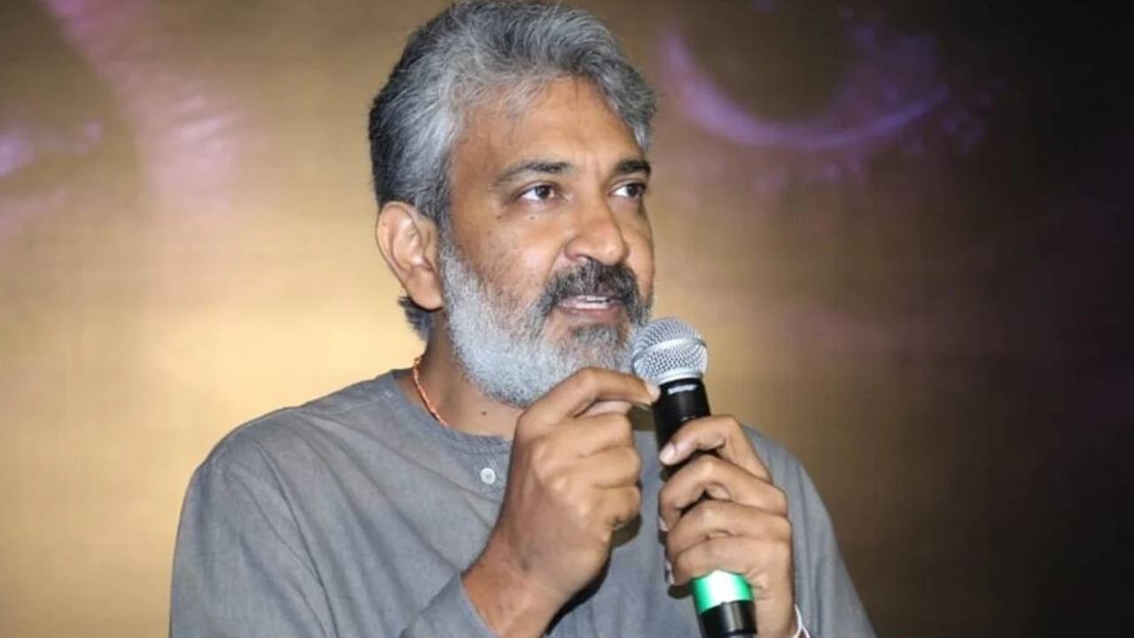 Rajamouli: మహేష్తో సినిమాపై పూర్తి ప్లానింగ్తో ఉన్న జక్కన్న..? Rajamouli: మహేష్తో సినిమాపై పూర్తి ప్లానింగ్తో ఉన్న జక్కన్న..?