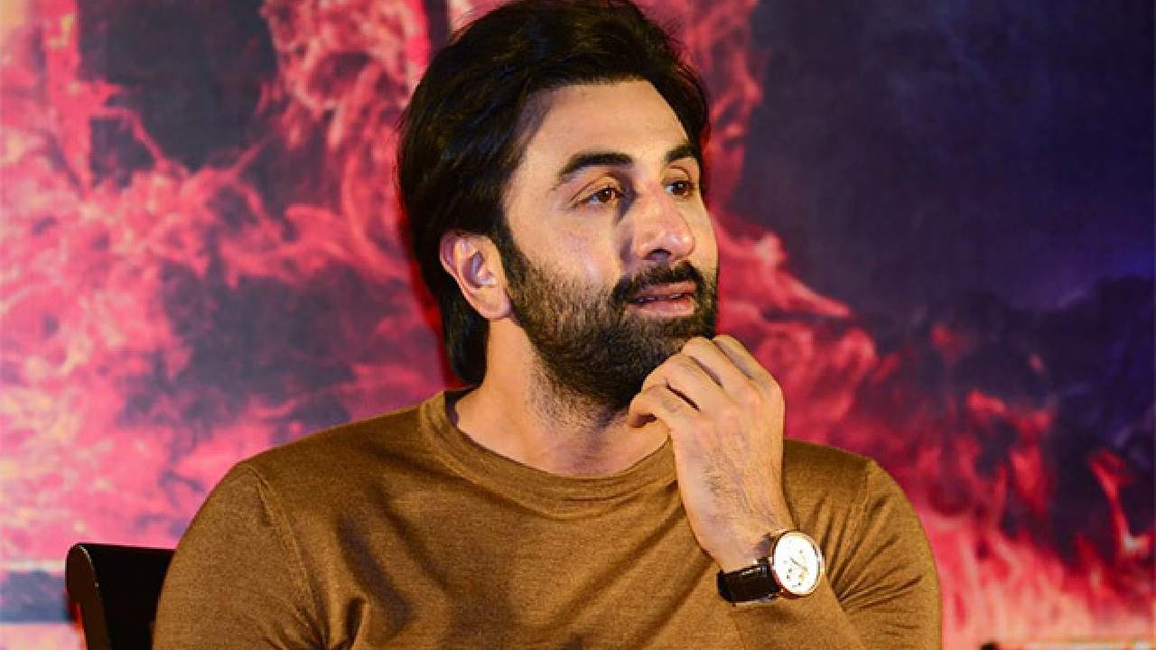 Ranbir Kapoor : దాదాసాహెబ్ ఫాల్కే అవార్డుకి నేను అర్హుడిని కాదు.. రణ్బీర్! Ranbir Kapoor : దాదాసాహెబ్ ఫాల్కే అవార్డుకి నేను అర్హుడిని కాదు.. రణ్బీర్!