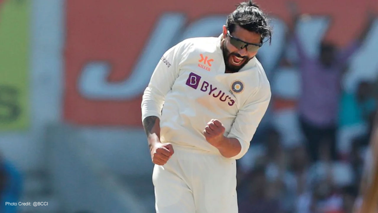 Ravindra Jadeja: జడేజా జోరు మామూలుగా లేదు.. 250 వికెట్లు, 2500 పరుగులు Ravindra Jadeja: జడేజా జోరు మామూలుగా లేదు.. 250 వికెట్లు, 2500 పరుగులు