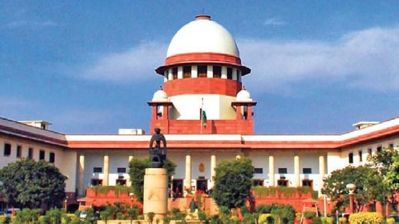 Supreme Court Judges: సుప్రీం జడ్జీలుగా మరో ఐదుగురు ప్రమాణ స్వీకారం.. 32కు చేరిన న్యాయమూర్తుల సంఖ్య Supreme Court Judges: సుప్రీం జడ్జీలుగా మరో ఐదుగురు ప్రమాణ స్వీకారం.. 32కు చేరిన న్యాయమూర్తుల సంఖ్య