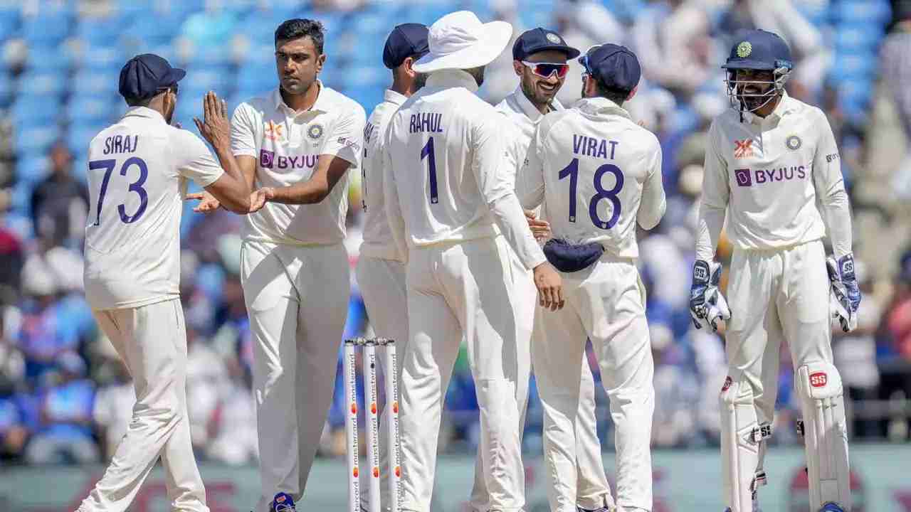 IND vs AUS Test Match: ఇండియా, ఆసీస్ రెండో టెస్టు నుంచి మరో టీమిండియా క్రికెటర్ దూరం .. నిబంధనల ప్రకారం .. IND vs AUS Test Match: ఇండియా, ఆసీస్ రెండో టెస్టు నుంచి మరో టీమిండియా క్రికెటర్ దూరం .. నిబంధనల ప్రకారం ..