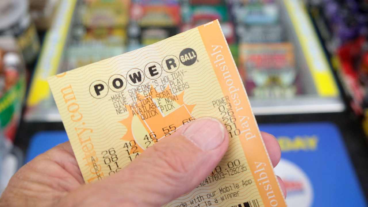 US Lottery Winner: అమెరికా చరిత్రలో అతిపెద్ద లాటరీ.. రూ.16 వేల కోట్ల ప్రైజ్ మనీ.. గెలుచుకుందెవరో తెలుసా? US Lottery Winner: అమెరికా చరిత్రలో అతిపెద్ద లాటరీ.. రూ.16 వేల కోట్ల ప్రైజ్ మనీ.. గెలుచుకుందెవరో తెలుసా?
