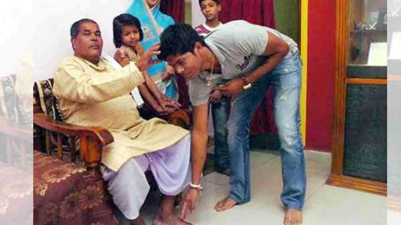 Umesh Yadav Father Death: టీమిండియా ఫాస్ట్ బౌలర్ తండ్రి, ప్రసిద్ద మల్లయోధుడు కన్నుమూత Umesh Yadav Father Death: టీమిండియా ఫాస్ట్ బౌలర్ తండ్రి, ప్రసిద్ద మల్లయోధుడు కన్నుమూత