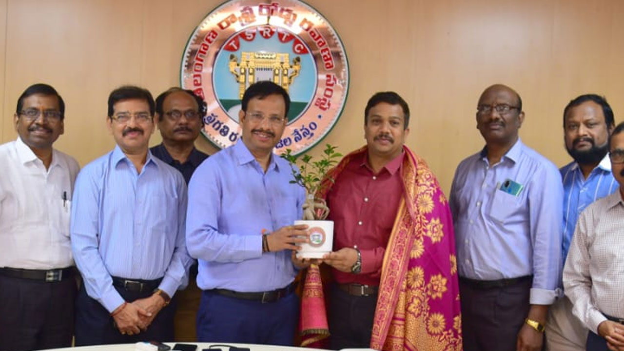 Kothagudem: 16 నెలల చిన్నారిపై అత్యాచారం కేసులో దోషికి 25 ఏళ్ల జైలు శిక్ష.. పాటిల్కు అభినందన Kothagudem: 16 నెలల చిన్నారిపై అత్యాచారం కేసులో దోషికి 25 ఏళ్ల జైలు శిక్ష.. పాటిల్కు అభినందన
