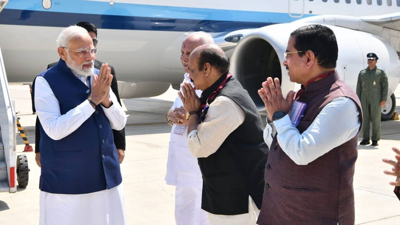Shivmogga Airport: శివమొగ్గ ఎయిర్పోర్ట్ ప్రారంభించిన ప్రధాని మోదీ Shivmogga Airport: శివమొగ్గ ఎయిర్పోర్ట్ ప్రారంభించిన ప్రధాని మోదీ