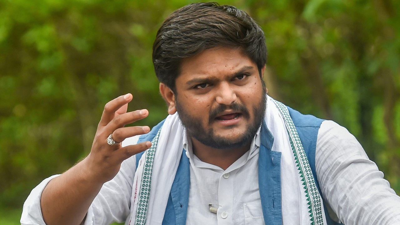 Hardik Patel: ఐదేళ్ల నాటి కేసులో బీజేపీ నేత హార్దిక్ పటేల్ను నిర్దోషిగా తేల్చిన కోర్టు Hardik Patel: ఐదేళ్ల నాటి కేసులో బీజేపీ నేత హార్దిక్ పటేల్ను నిర్దోషిగా తేల్చిన కోర్టు