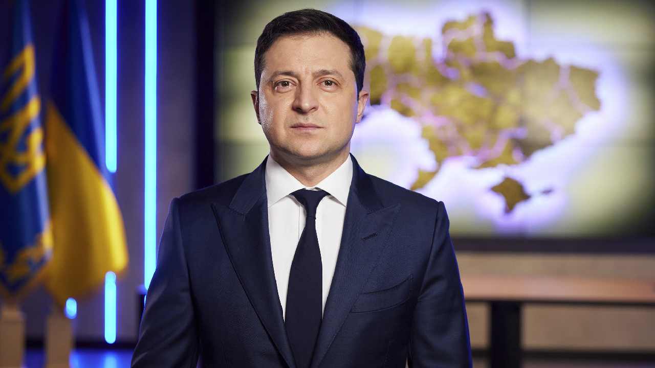Volodymyr Zelensky: పుతిన్ను సన్నిహితులే చంపేస్తారు.. యుక్రెయిన్ అధ్యక్షుడు జెలెన్స్కీ సంచలన ప్రకటన Volodymyr Zelensky: పుతిన్ను సన్నిహితులే చంపేస్తారు.. యుక్రెయిన్ అధ్యక్షుడు జెలెన్స్కీ సంచలన ప్రకటన