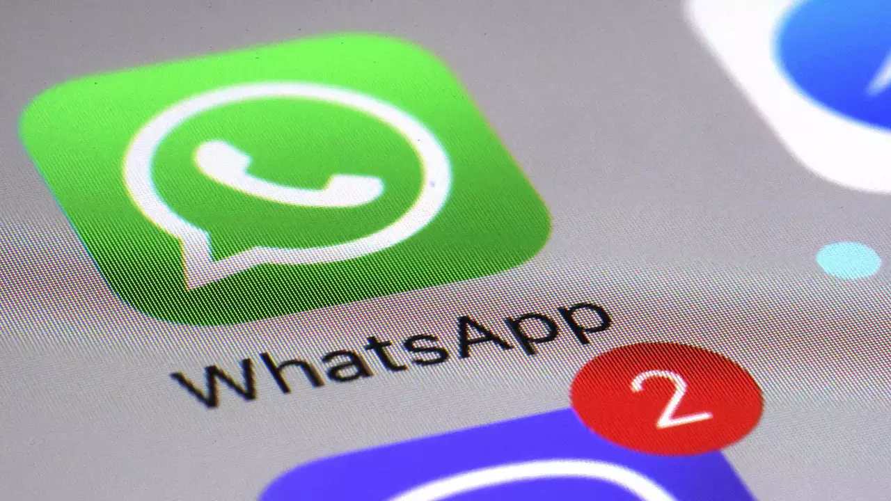 WhatsApp now allows users to send 100 photos and videos in single go