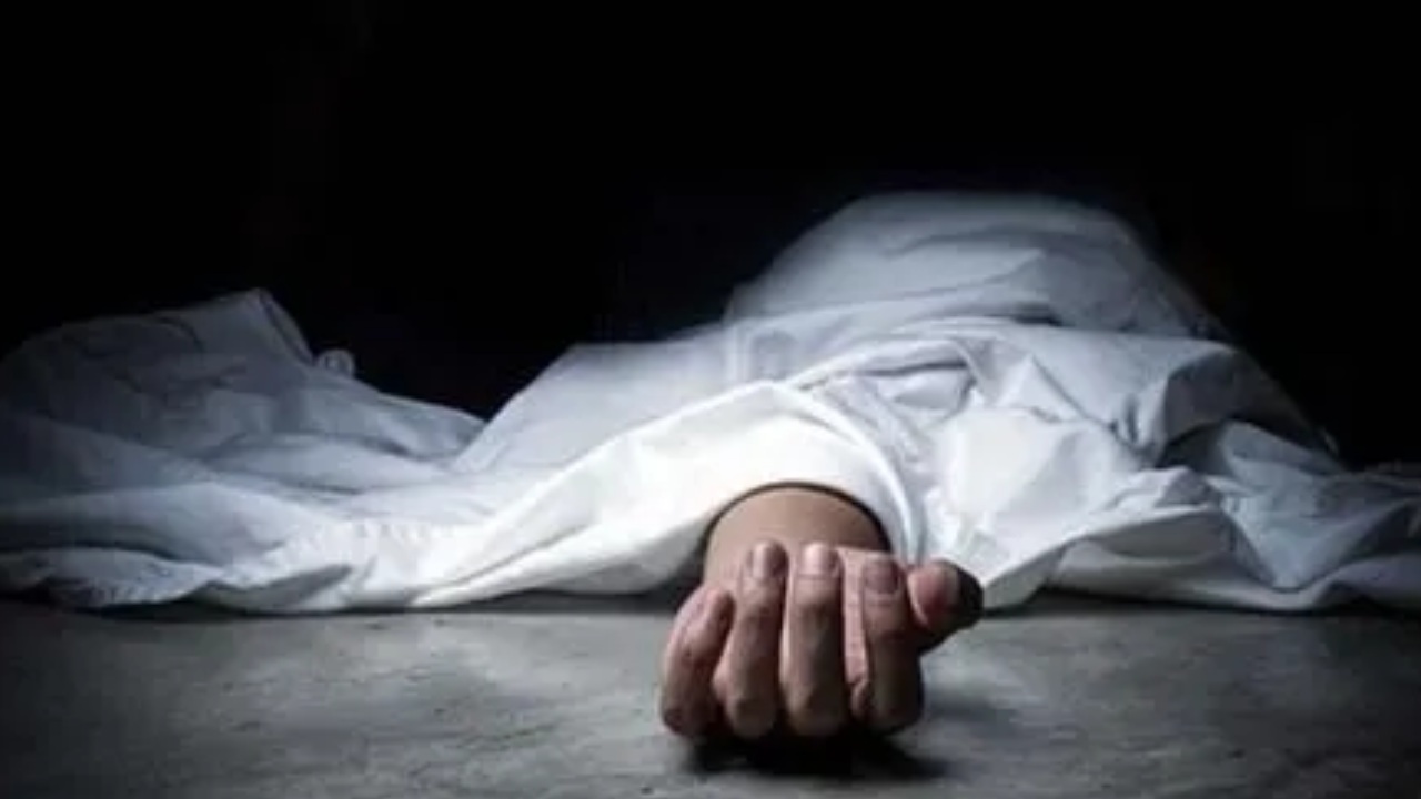 Harassment Student Died : మెడికో ప్రీతి ఘటన మరువకముందే మరో దారుణం.. సీనియర్ వేధింపులకు విద్యార్థిని బలి Harassment Student Died : మెడికో ప్రీతి ఘటన మరువకముందే మరో దారుణం.. సీనియర్ వేధింపులకు విద్యార్థిని బలి