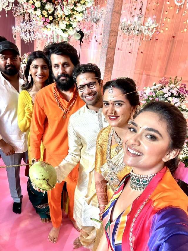 >రంగ్ దే దర్శకుడి పెళ్లి.. నితిన్, కీర్తి హంగామా..