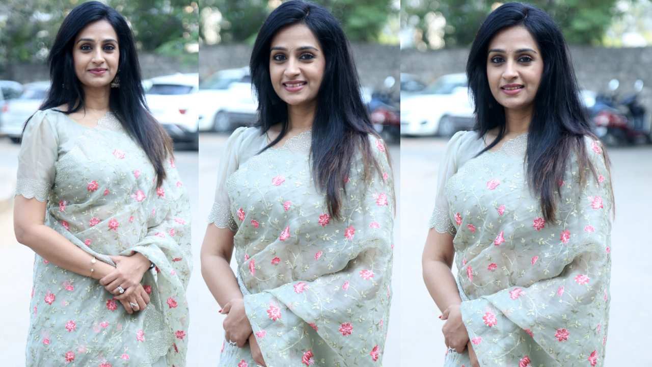 Actress Laya: వన్నె తగ్గని అందంతో ఆకట్టుకుంటున్న లయ
