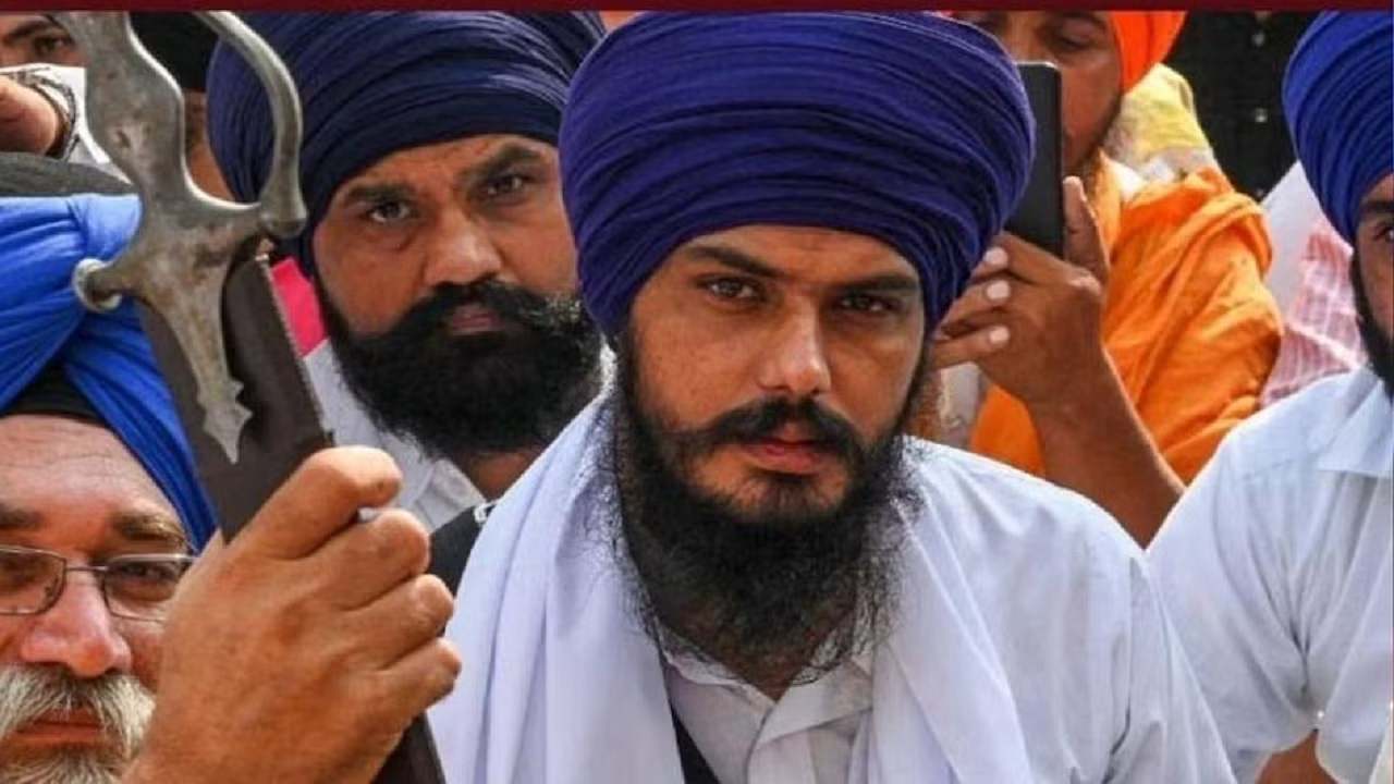 Amritpal Singh: ఖలిస్తాని వేర్పాటువాద నేత అమృత్పాల్ సింగ్ అరెస్టు.. పంజాబ్లో ఇంటర్నేట్ సేవలు బంద్ Amritpal Singh: ఖలిస్తాని వేర్పాటువాద నేత అమృత్పాల్ సింగ్ అరెస్టు.. పంజాబ్లో ఇంటర్నేట్ సేవలు బంద్