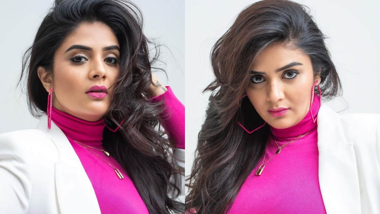 Sreemukhi: ట్రెండీ లుక్స్‌తో చితక్కొడుతున్న శ్రీముఖి