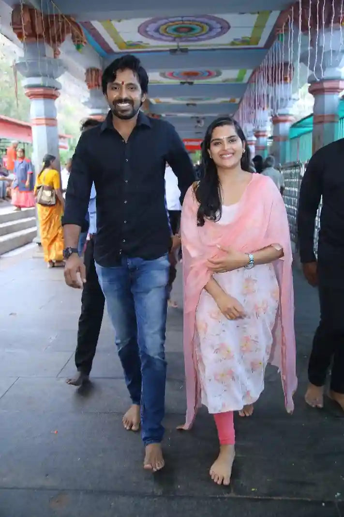 Balagam movie unit visits vijayawada Kanakadurga Temple