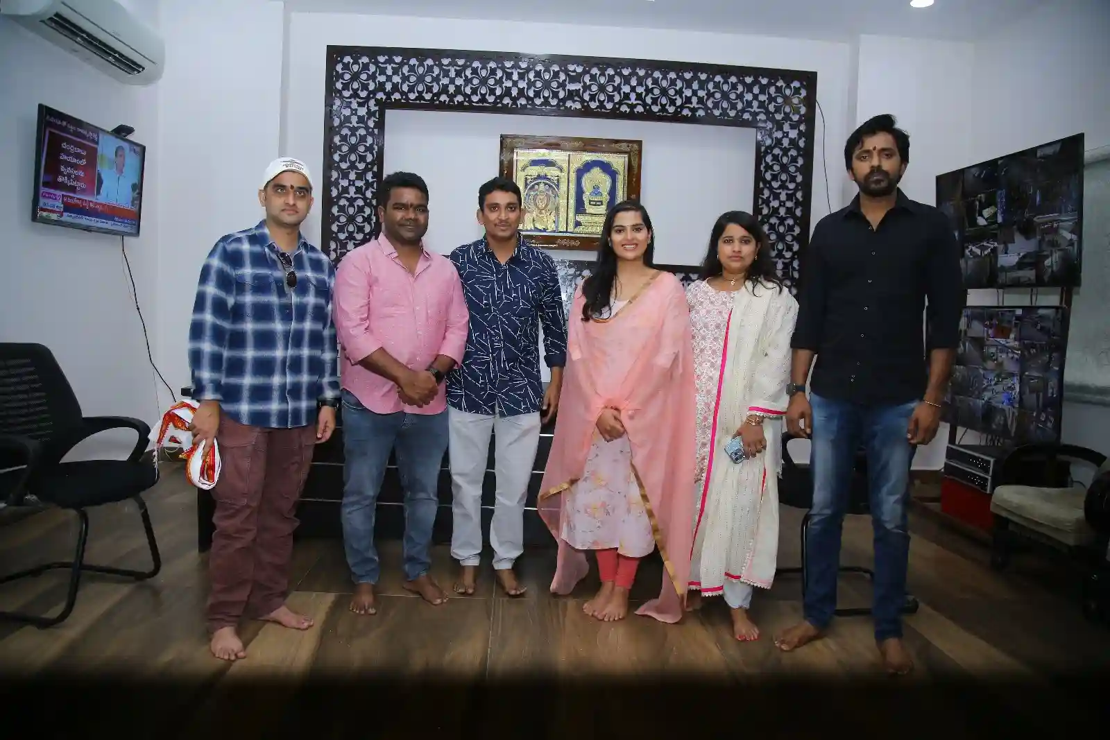Balagam movie unit visits vijayawada Kanakadurga Temple