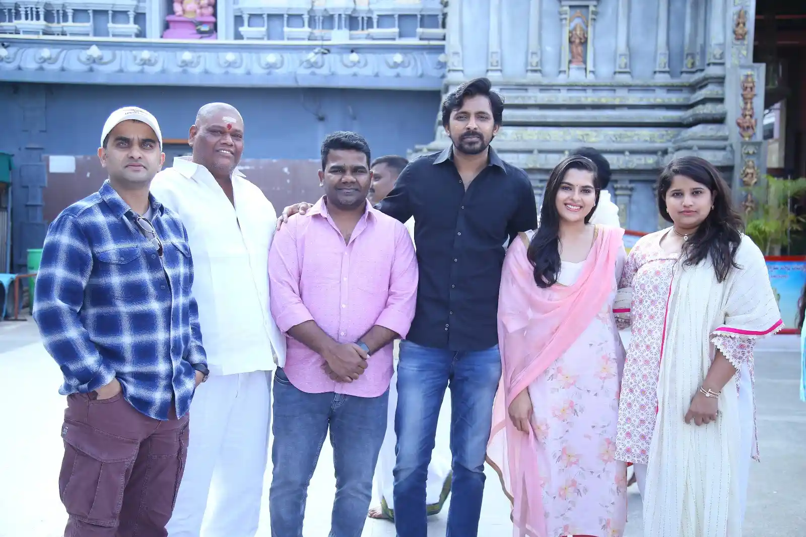 Balagam movie unit visits vijayawada Kanakadurga Temple