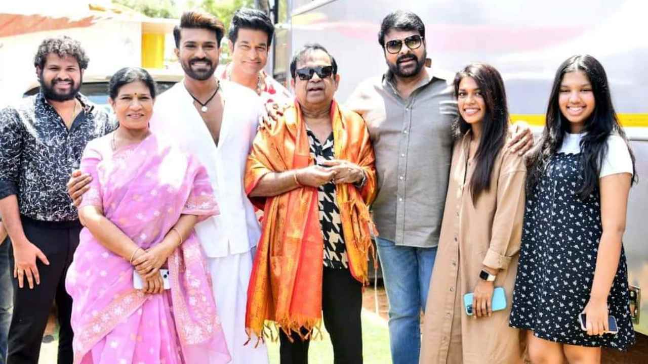 Brahmanandam: ‘రంగమార్తాండ’లో బ్రహ్మానందం నటనకు ఫిదా.. సన్మానం చేసిన మెగా ఫ్యామిలీ! Brahmanandam: ‘రంగమార్తాండ’లో బ్రహ్మానందం నటనకు ఫిదా.. సన్మానం చేసిన మెగా ఫ్యామిలీ!