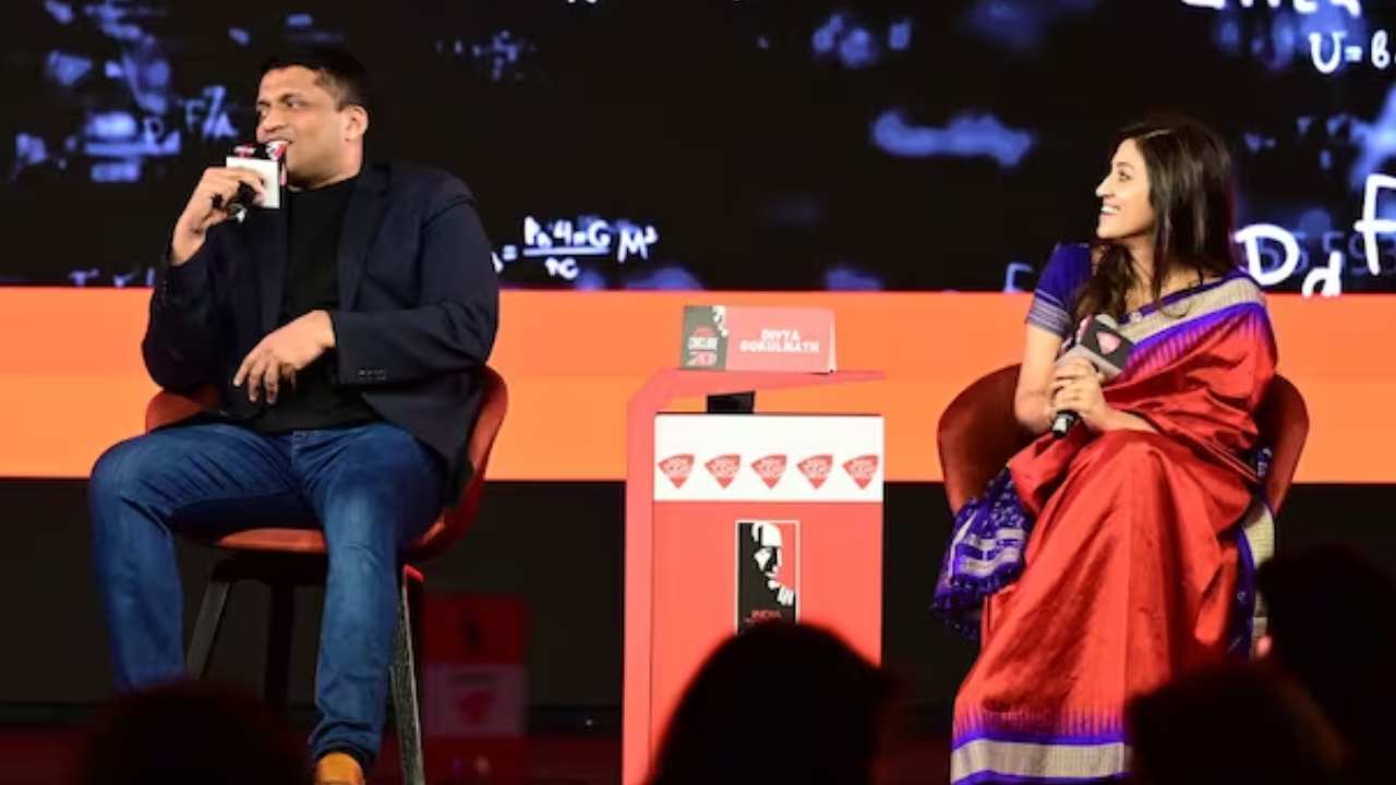 Byju Raveendran: ఆమె ఎక్కువగా ప్రశ్నించేది.. తన స్టూడెంట్తో ప్రేమ ఎలా ప్రారంభమైందో చెప్పిన బైజు సీఈఓ రవీంద్రన్ Byju Raveendran: ఆమె ఎక్కువగా ప్రశ్నించేది.. తన స్టూడెంట్తో ప్రేమ ఎలా ప్రారంభమైందో చెప్పిన బైజు సీఈఓ రవీంద్రన్