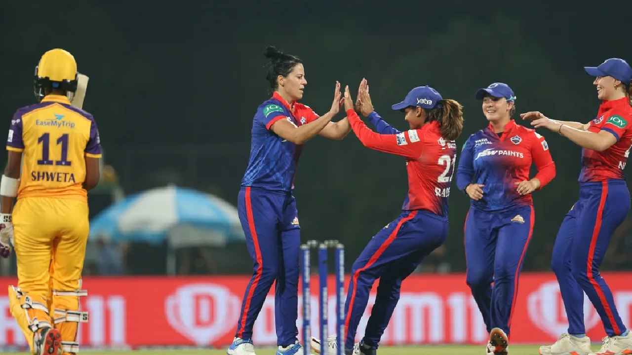 DC vs UPW WPL 2023 : ఢిల్లీ చేతిలో యూపీ చిత్తు.. మెక్ గ్రాత్ చెలరేగినా తప్పని ఓటమి DC vs UPW WPL 2023 : ఢిల్లీ చేతిలో యూపీ చిత్తు.. మెక్ గ్రాత్ చెలరేగినా తప్పని ఓటమి