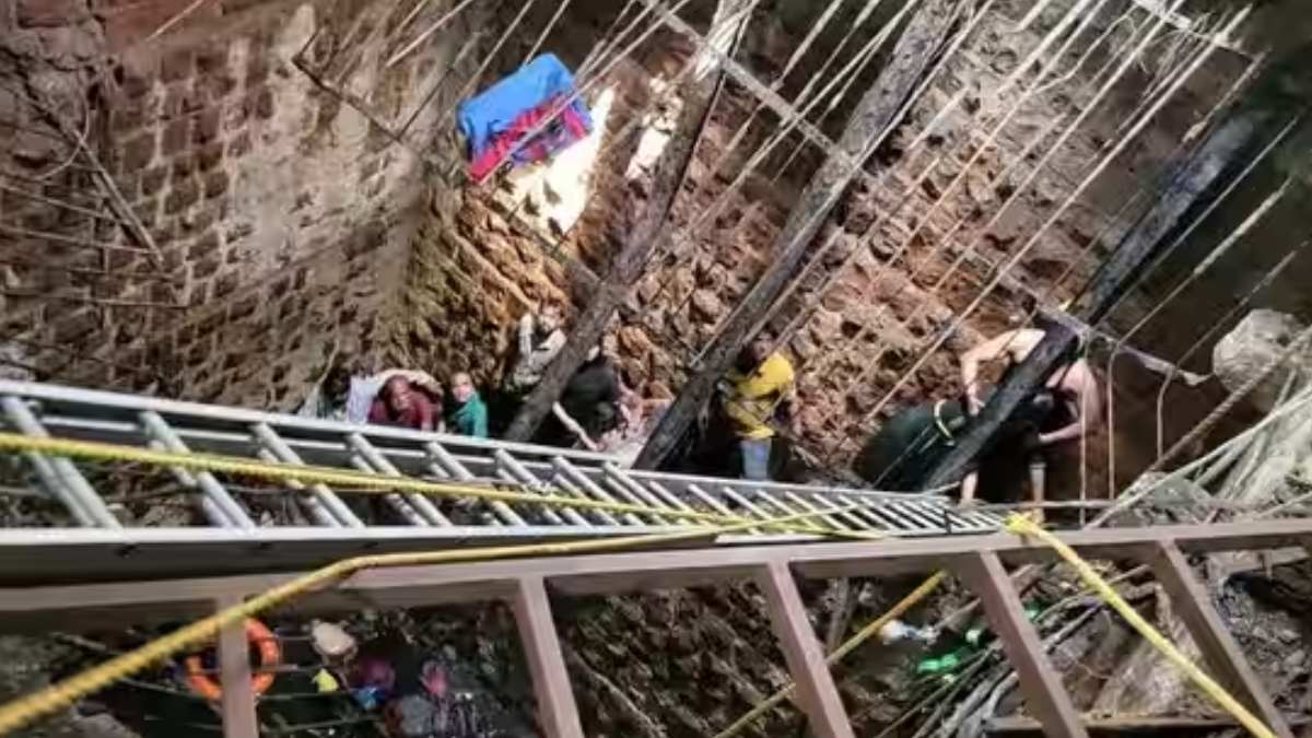Indore: ఇండోర్లో నవరాత్రి వేడుకల్లో విషాదం.. మెట్లబావిలో పడిపోయిన భక్తులు.. Indore: ఇండోర్లో నవరాత్రి వేడుకల్లో విషాదం.. మెట్లబావిలో పడిపోయిన భక్తులు..