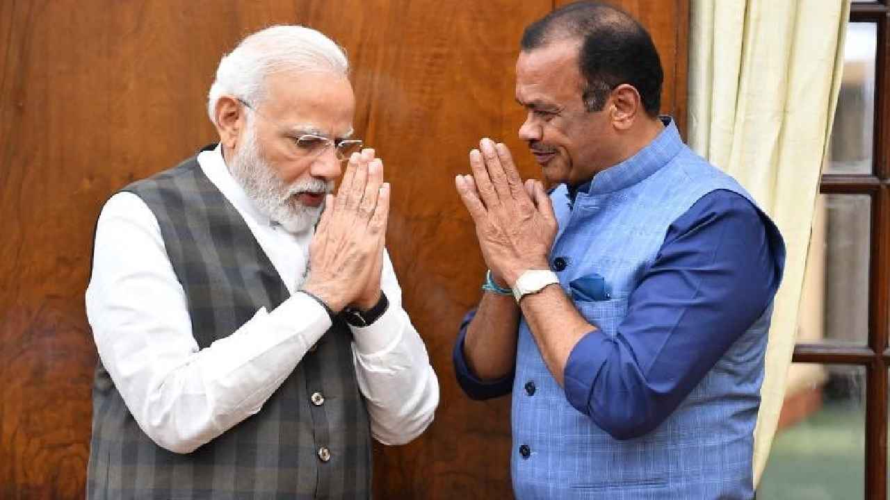 MP Komatireddy Venkat Reddy : ప్రధాని మోదీని కలిసిన ఎంపీ కోమటిరెడ్డి, భువనగిరికి బ్లాక్ లెవెల్ క్లస్టర్ మంజూరు చేయాలని విజ్ఞప్తి MP Komatireddy Venkat Reddy : ప్రధాని మోదీని కలిసిన ఎంపీ కోమటిరెడ్డి, భువనగిరికి బ్లాక్ లెవెల్ క్లస్టర్ మంజూరు చేయాలని విజ్ఞప్తి