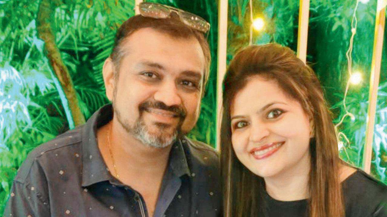 Mumbai: బాత్రూమ్లో దంపతుల అనుమానాస్పద మృతి.. గీజరే కారణమా? Mumbai: బాత్రూమ్లో దంపతుల అనుమానాస్పద మృతి.. గీజరే కారణమా?