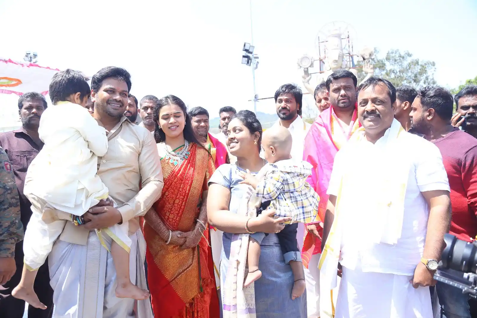 New Couple Manchu Manoj and Bhuma Mounika Reddy visited tirumala tirupathi