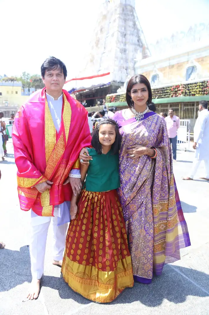 New Couple Manchu Manoj and Bhuma Mounika Reddy visited tirumala tirupathi