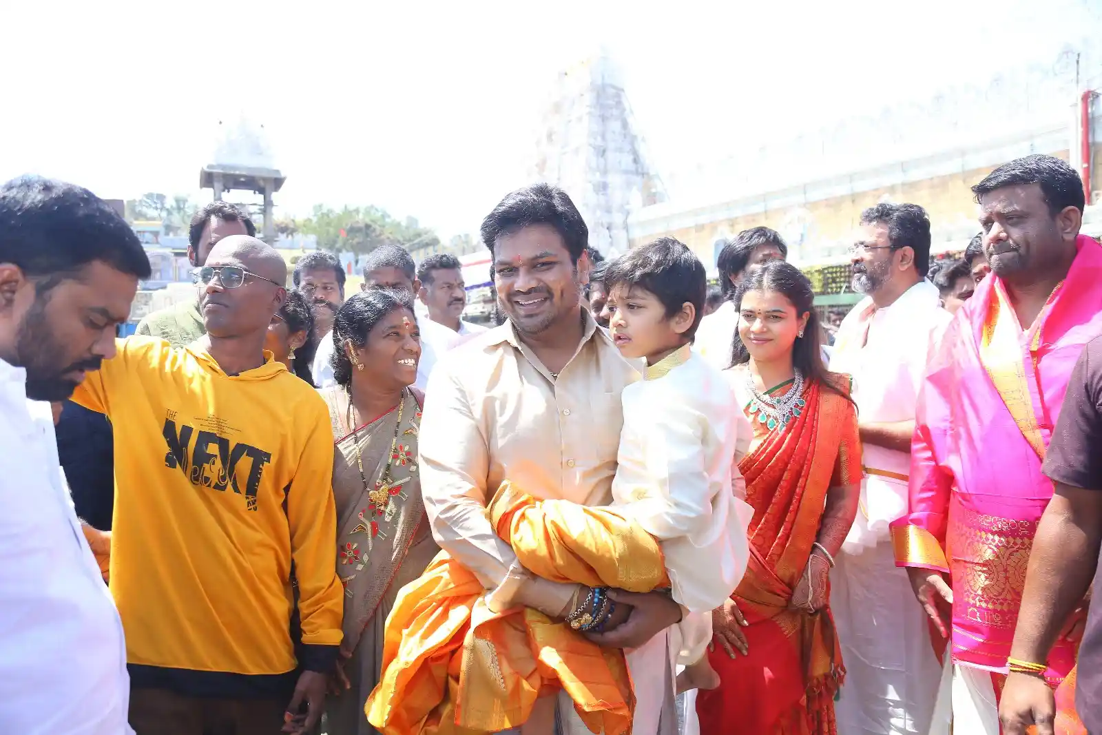 New Couple Manchu Manoj and Bhuma Mounika Reddy visited tirumala tirupathi
