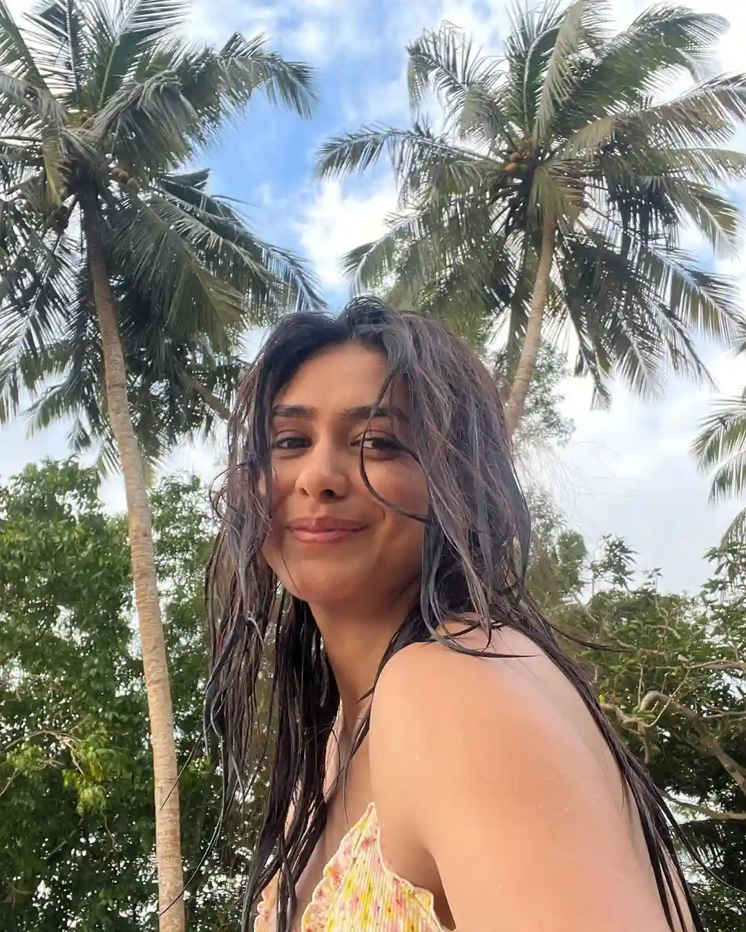 Mrunal Thakur share her holiday pics with fans