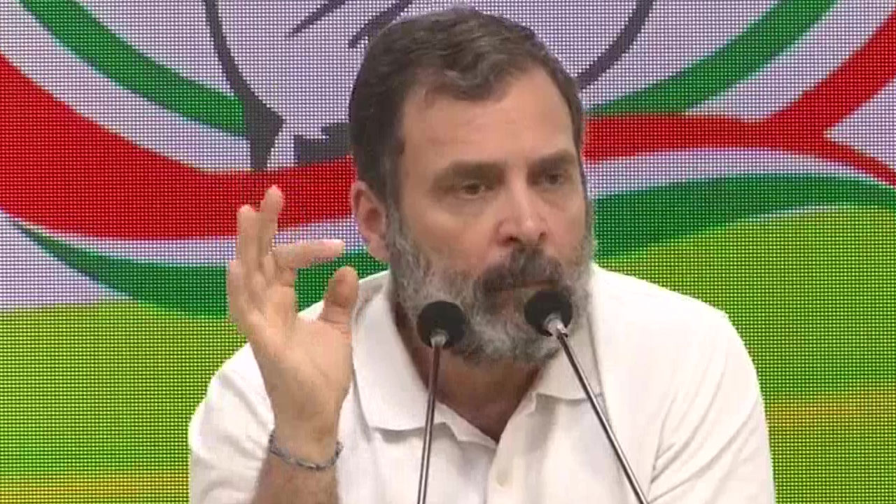 Rahul Press meet: నేను సావర్కర్ కాదు, గాంధీని.. ‘సారీ’పై రాహుల్ సెటైర్లు Rahul Press meet: నేను సావర్కర్ కాదు, గాంధీని.. ‘సారీ’పై రాహుల్ సెటైర్లు