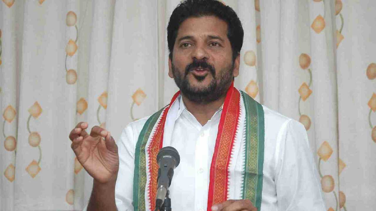 Revanth Reddy: ఇసుక మాఫియాలో కేసీఆర్ కుటుంబ భాగస్వామ్యం.. టీపీసీసీ చీఫ్ రేవంత్ రెడ్డి ఆరోపణ Revanth Reddy: ఇసుక మాఫియాలో కేసీఆర్ కుటుంబ భాగస్వామ్యం.. టీపీసీసీ చీఫ్ రేవంత్ రెడ్డి ఆరోపణ