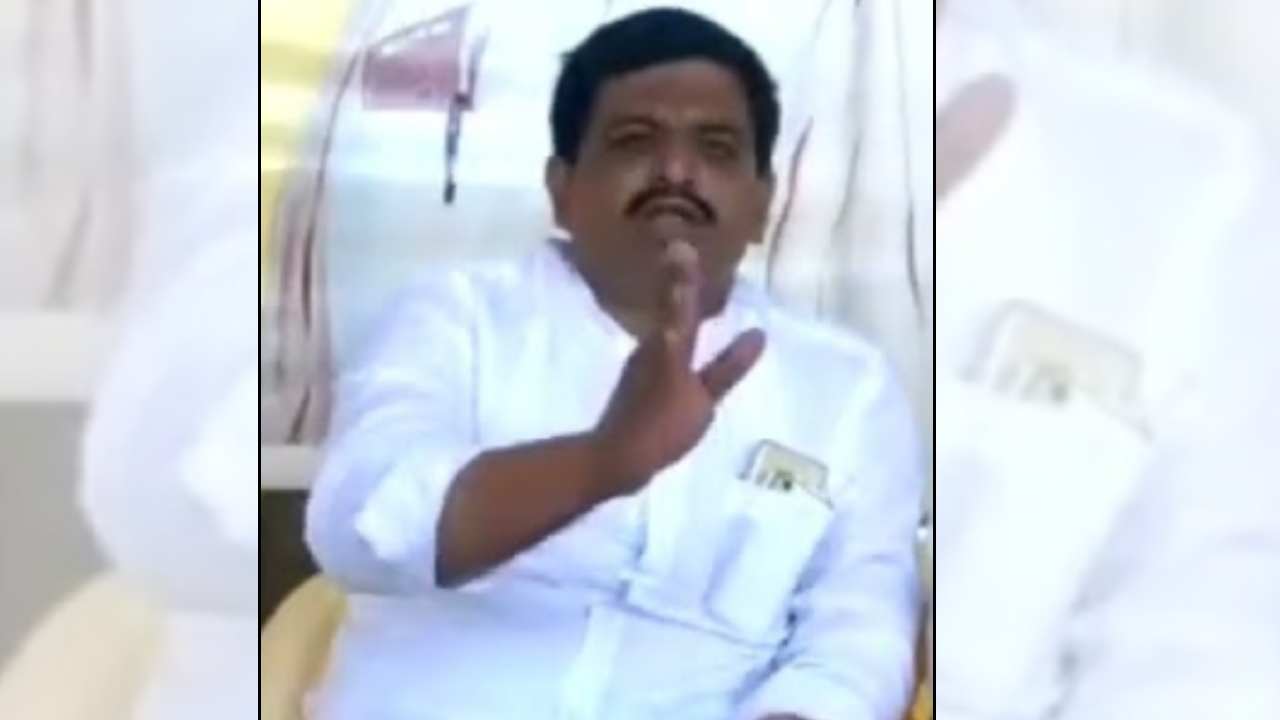 TDP Leader Maruti Chaudhary: వ్యవసాయ పంపు సెట్ల విషయంలో ఘర్షణ.. టీడీపీ నేత మారుతి చౌదరి అర్థరాత్రి అరెస్ట్.. TDP Leader Maruti Chaudhary: వ్యవసాయ పంపు సెట్ల విషయంలో ఘర్షణ.. టీడీపీ నేత మారుతి చౌదరి అర్థరాత్రి అరెస్ట్..