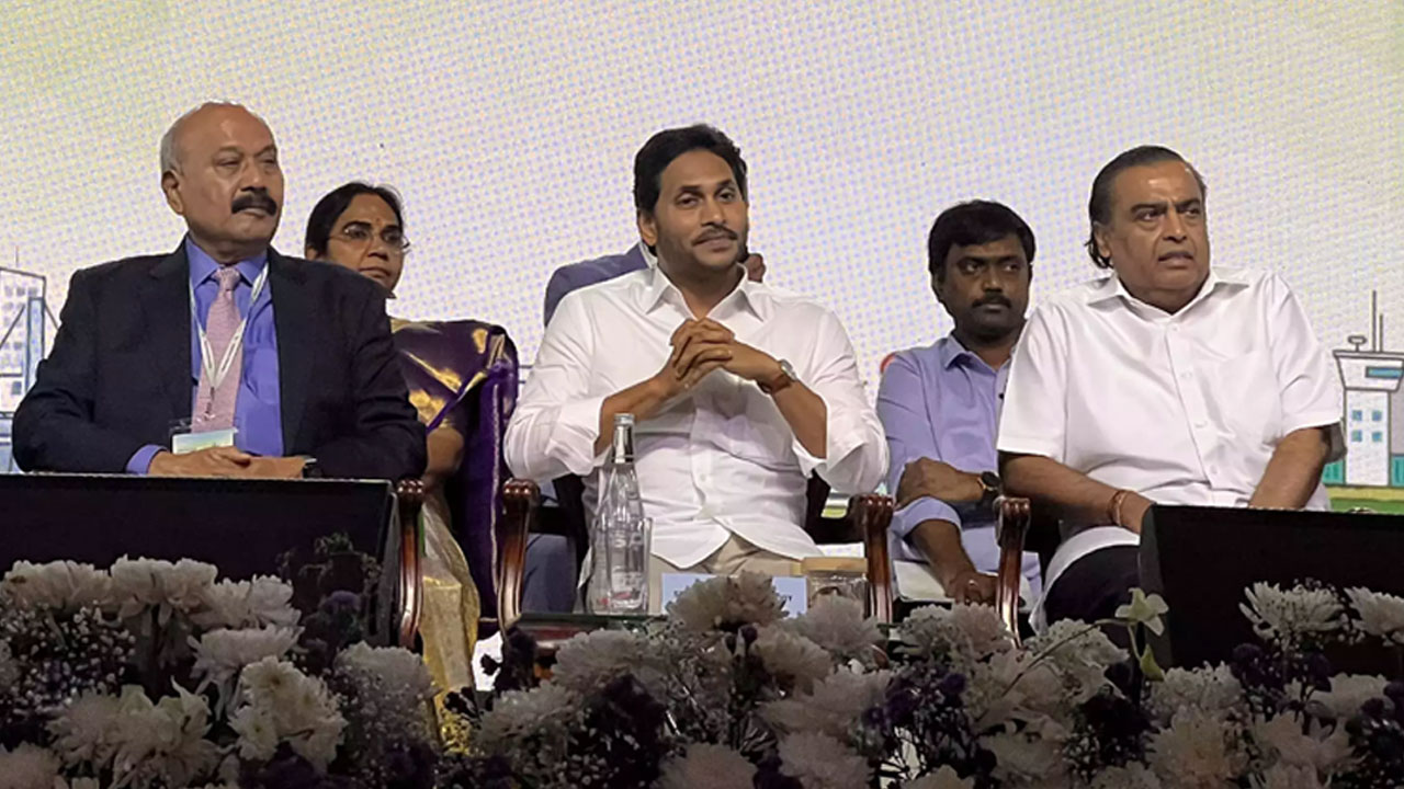 Global Investors Summit 2023: విజయవంతమైన గ్లోబల్ ఇన్వెస్ట్మెంట్ సమ్మిట్.. ఏపీకి వెల్లువెత్తిన పెట్టుబడులు Global Investors Summit 2023: విజయవంతమైన గ్లోబల్ ఇన్వెస్ట్మెంట్ సమ్మిట్.. ఏపీకి వెల్లువెత్తిన పెట్టుబడులు