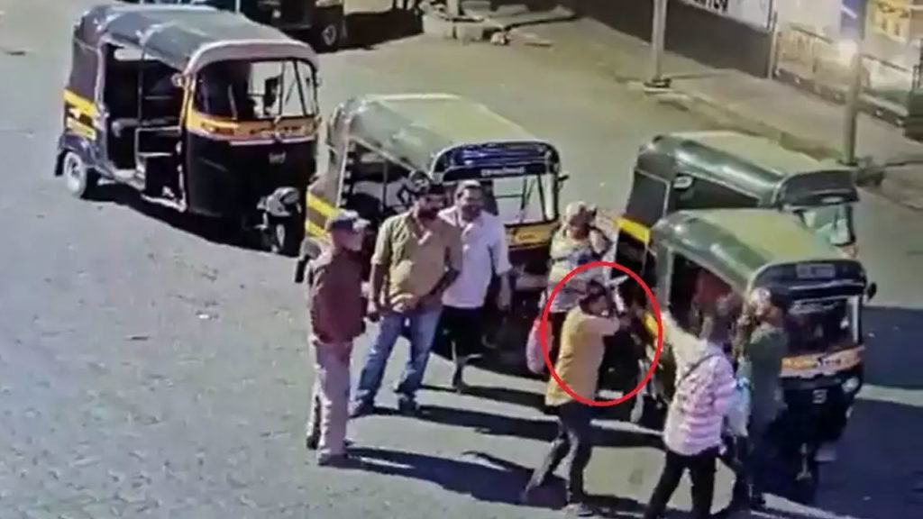 Passenger brutally thrashed by auto driver for refusing to pay Rs 10 extra