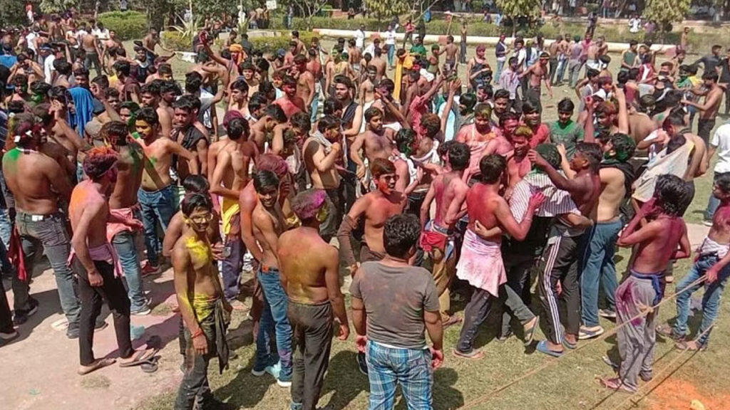Students play Holi inside BHU campus, violate proctor’s order